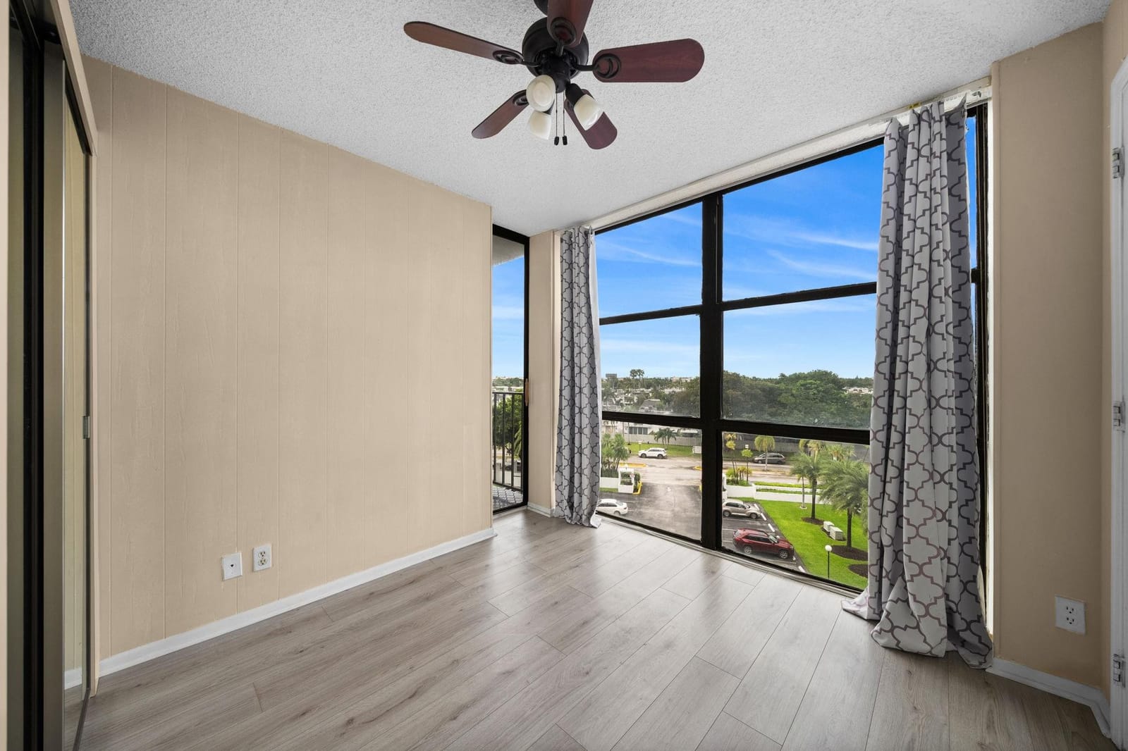 800 Parkview Drive 625 — photo 10