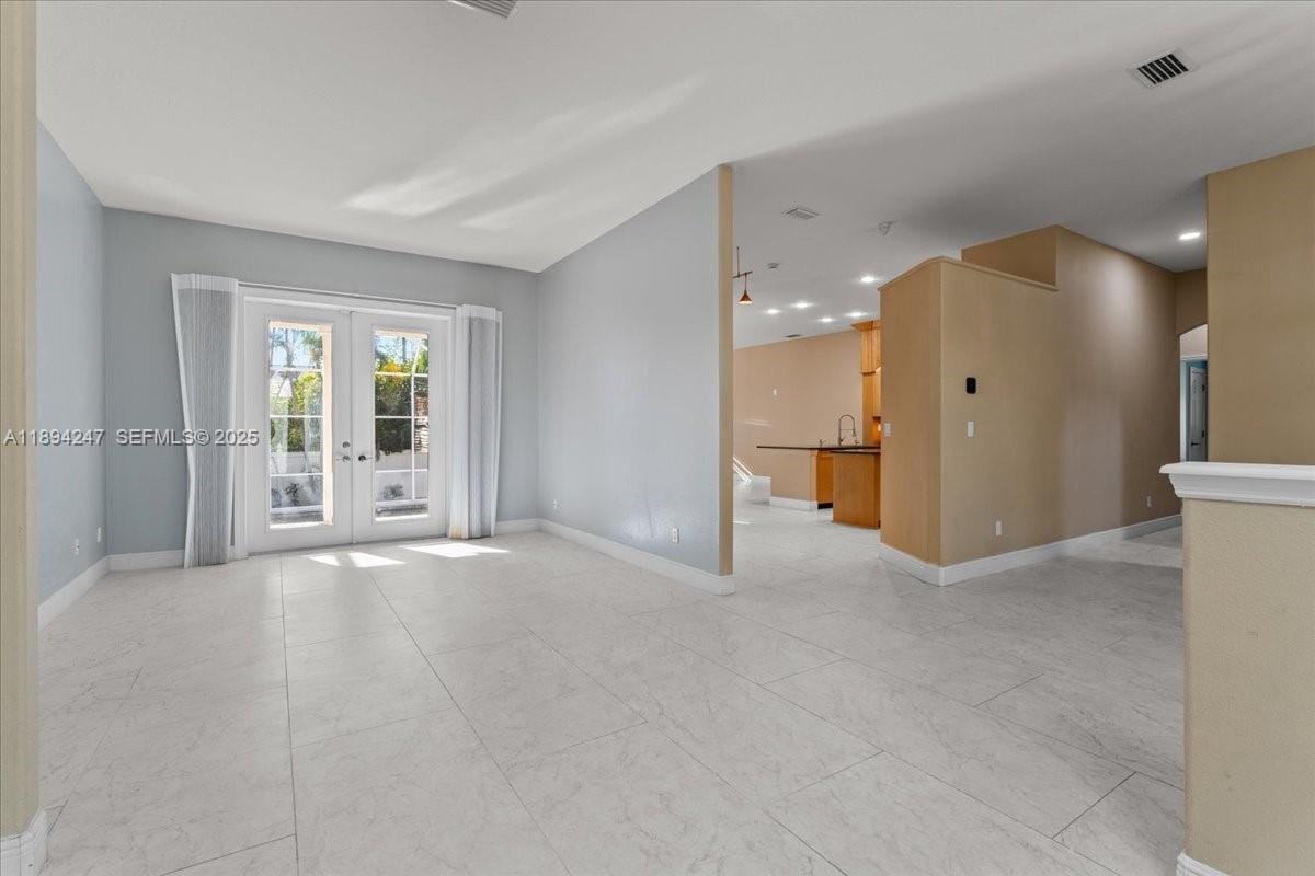 2706 Skimmer Point S Gulfport Drive, St. Petersburg, FL 33707 photo 17