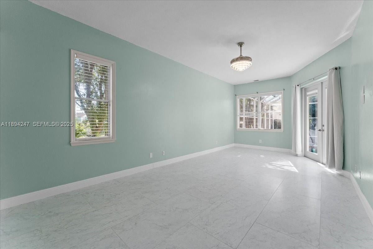 2706 Skimmer Point S Gulfport Drive, St. Petersburg, FL 33707 photo 29