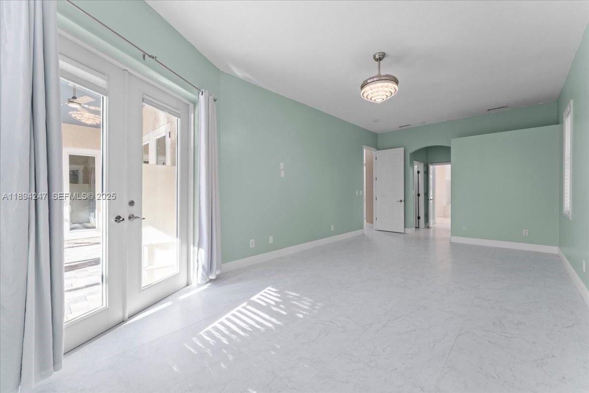 2706 Skimmer Point S Gulfport Drive, St. Petersburg, FL 33707 photo 30