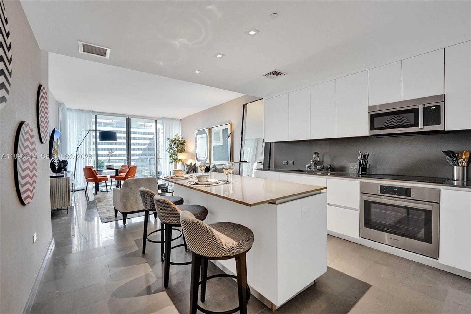 88 SW 7th Street 1408, Miami, FL 33130 photo 4