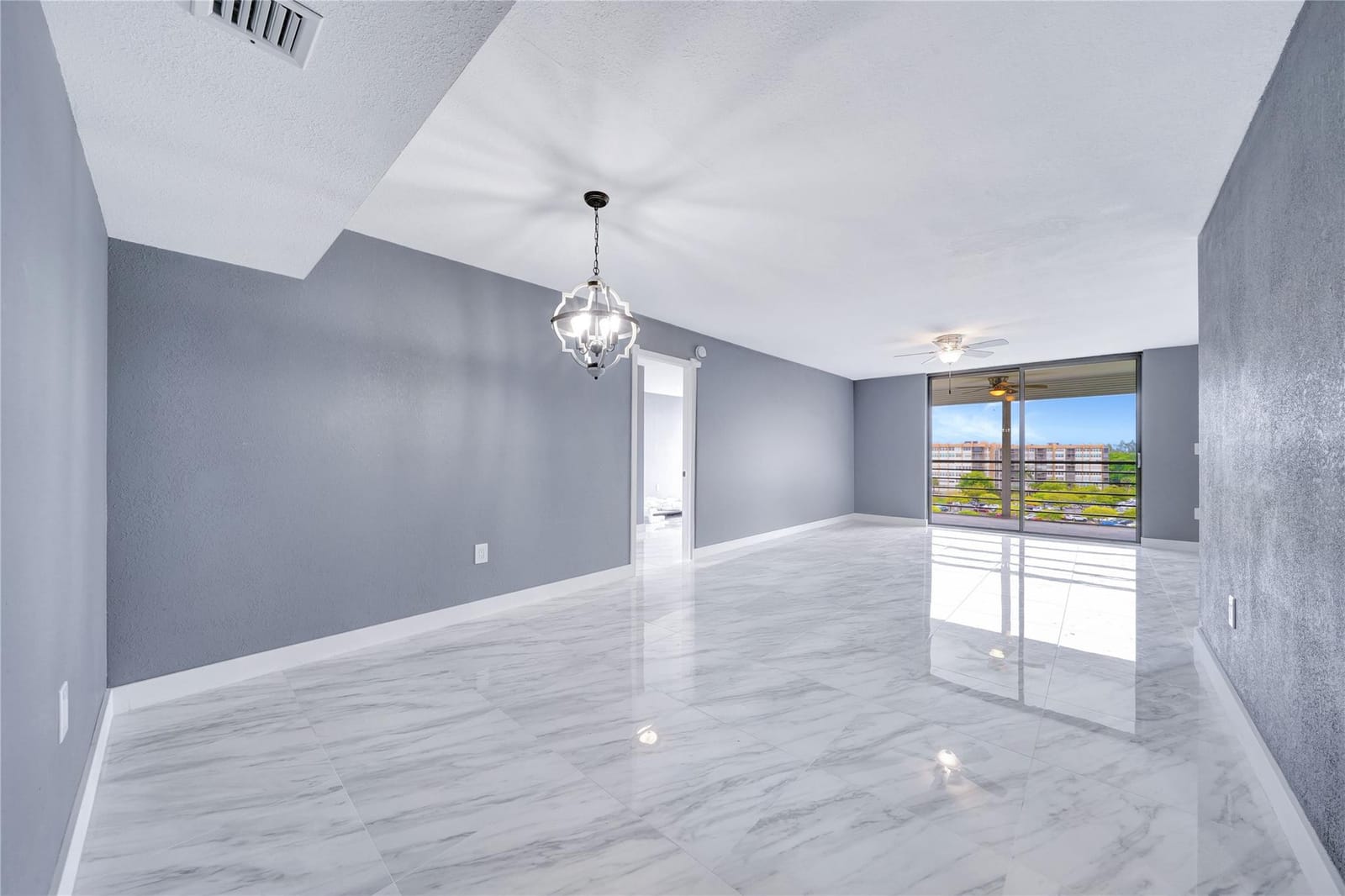 1100 Saint Charles Place 708 — photo 1