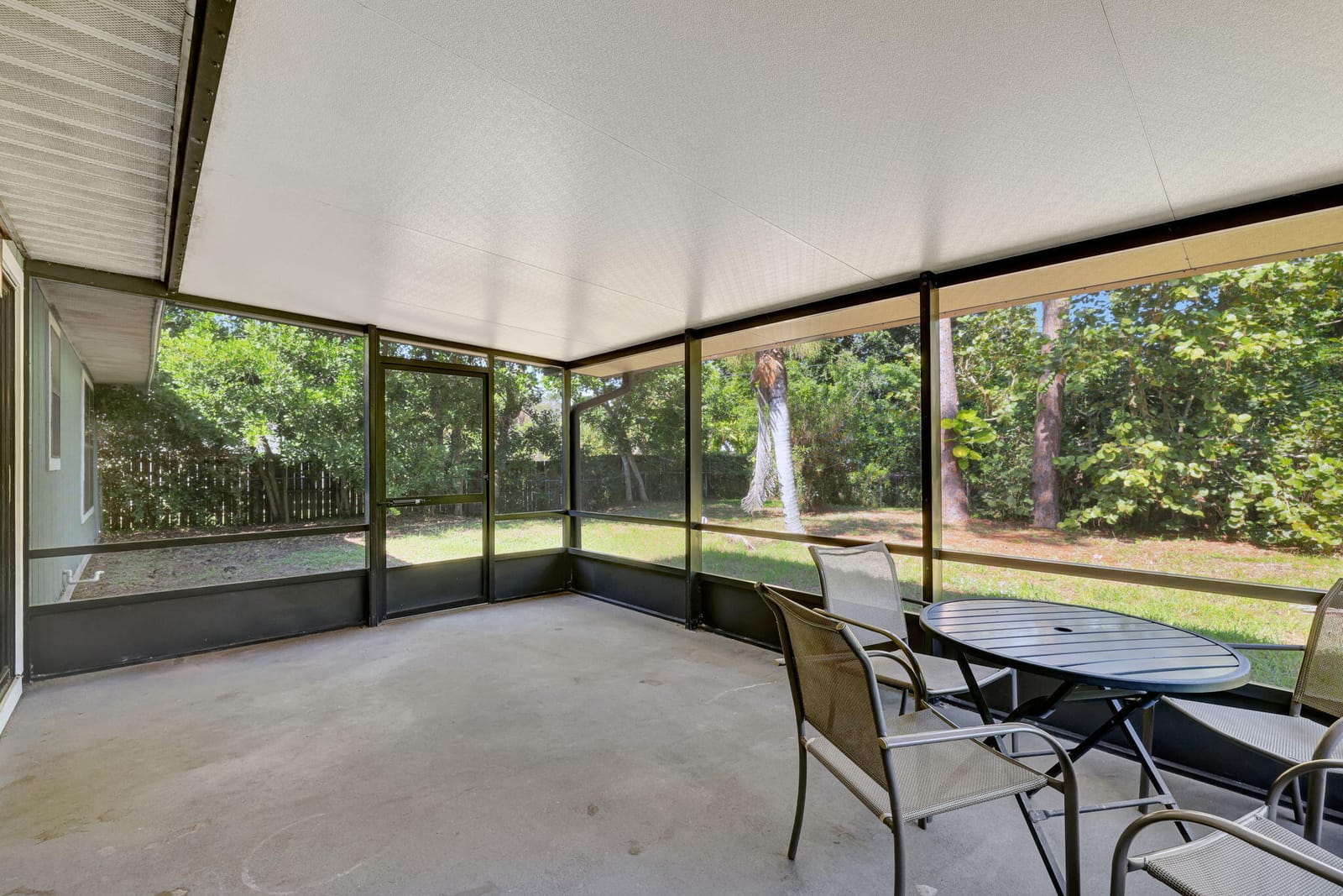 7902 Holopaw Avenue — photo 12
