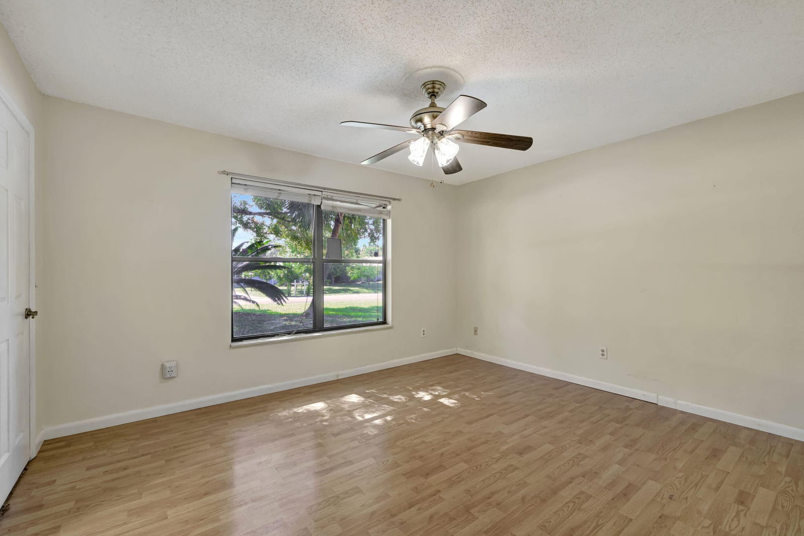 7902 Holopaw Avenue, Fort Pierce, FL 34951 photo 17