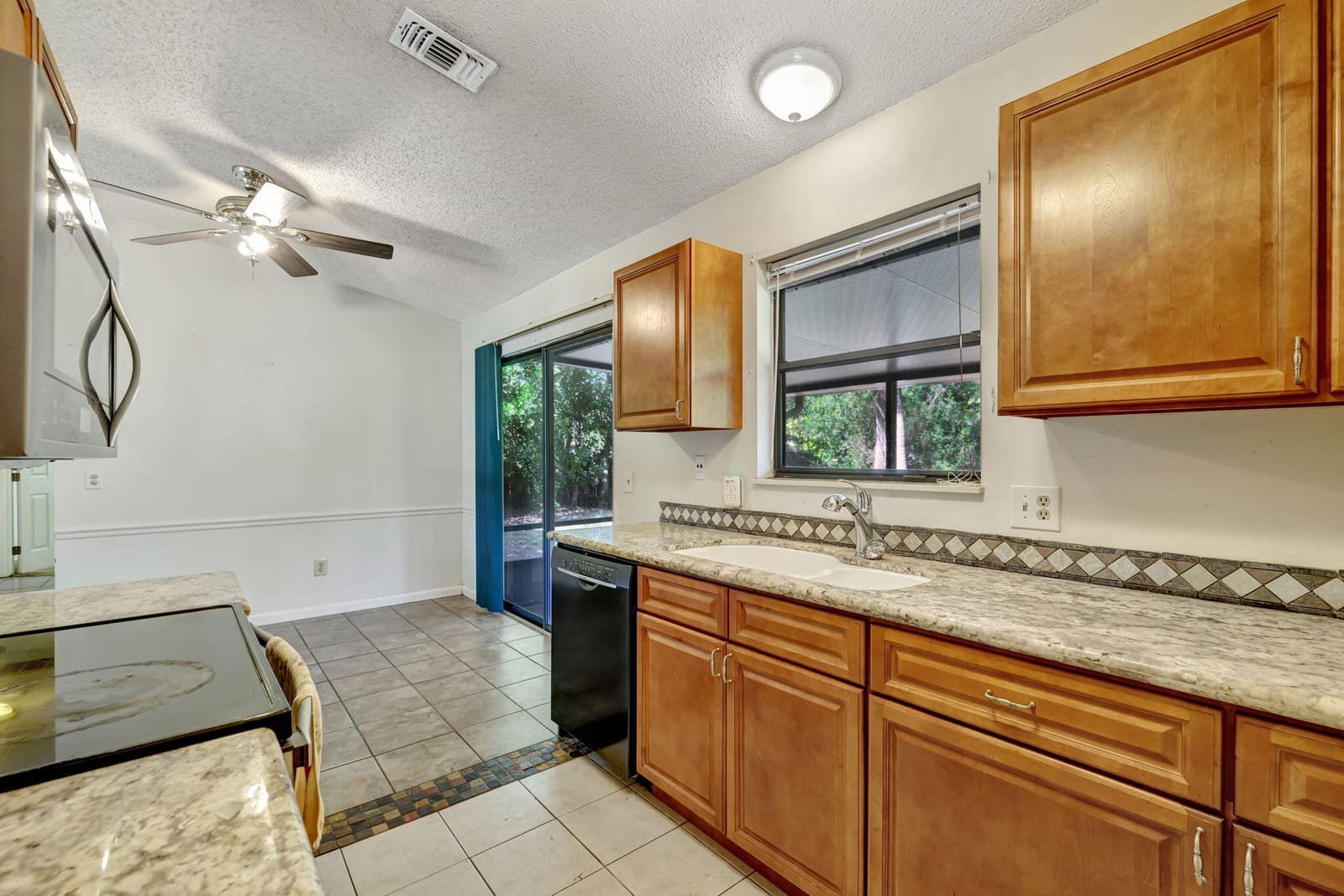7902 Holopaw Avenue — photo 3