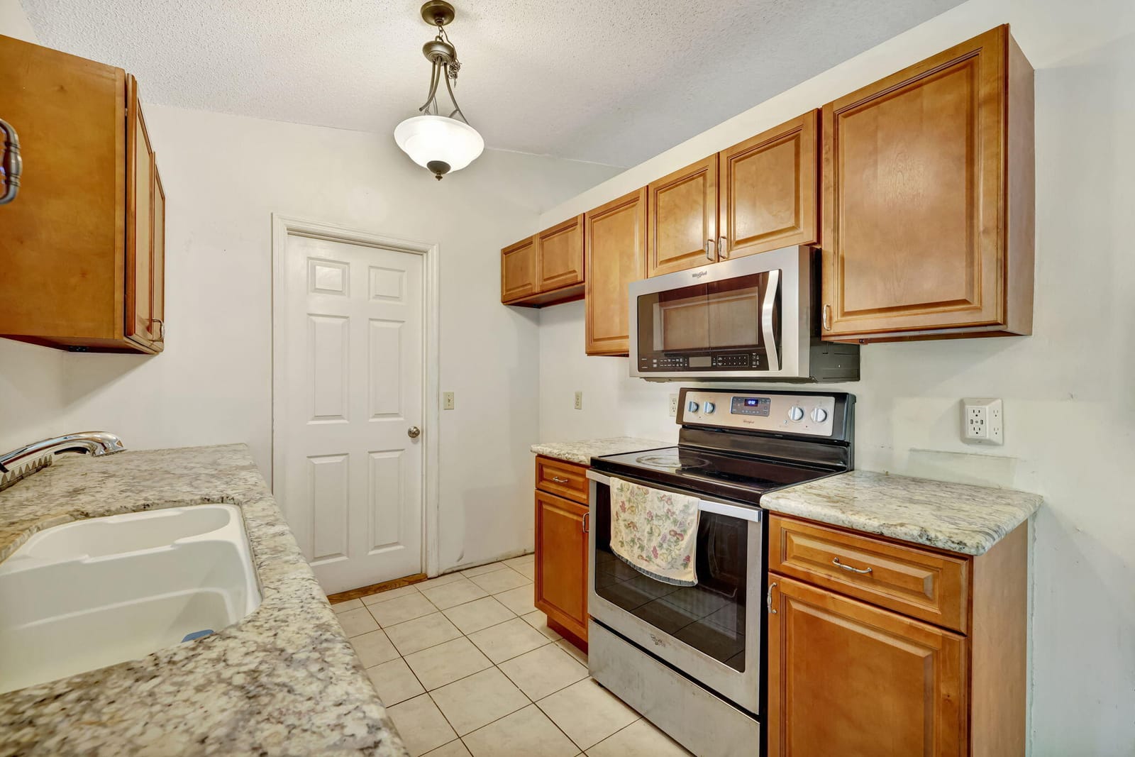 7902 Holopaw Avenue — photo 4