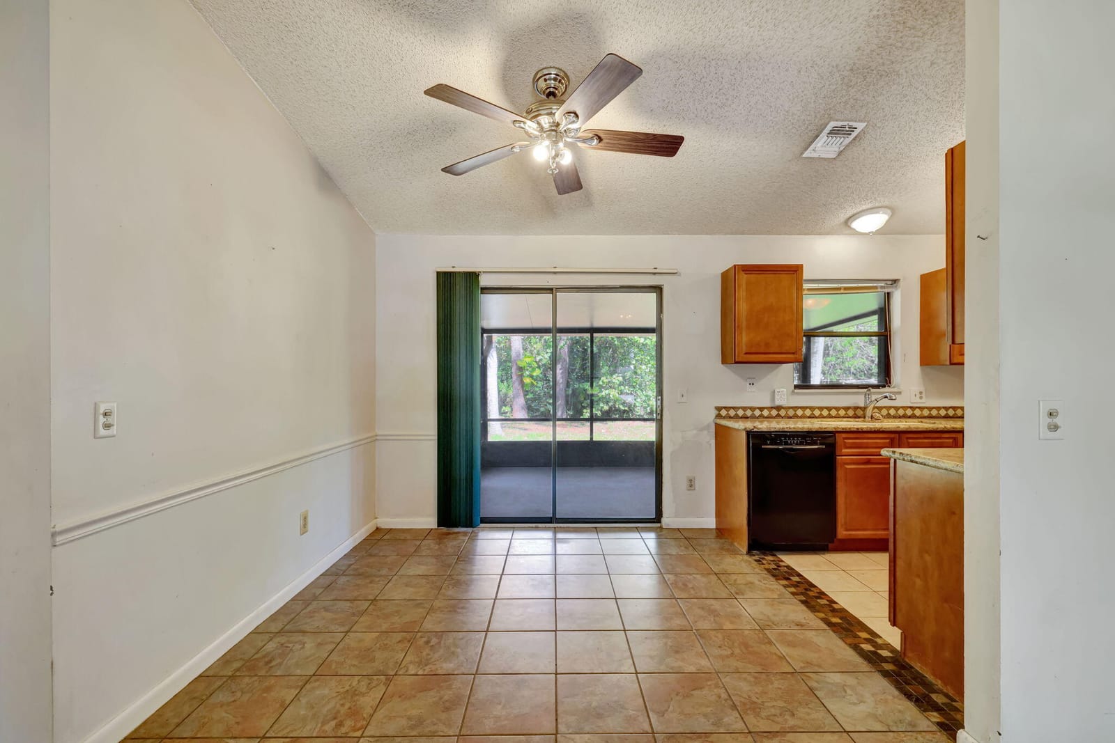 7902 Holopaw Avenue — photo 6