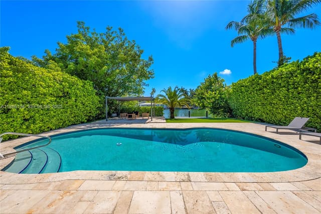 410 S Shore Drive, Miami Beach, FL 33141