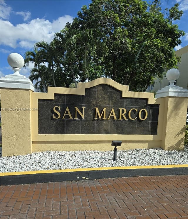 8860 Fontainebleau Boulevard 304, Miami, FL 33172