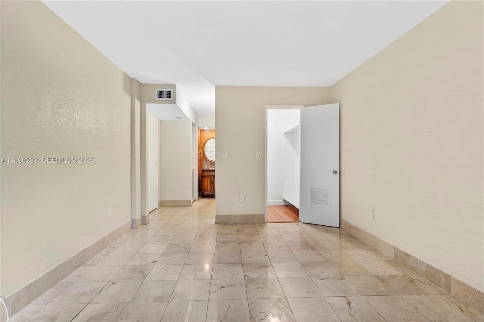 8860 Fontainebleau Boulevard 304, Miami, FL 33172 photo 14
