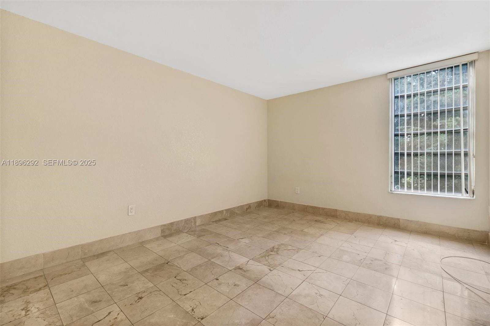 8860 Fontainebleau Boulevard 304, Miami, FL 33172 photo 15