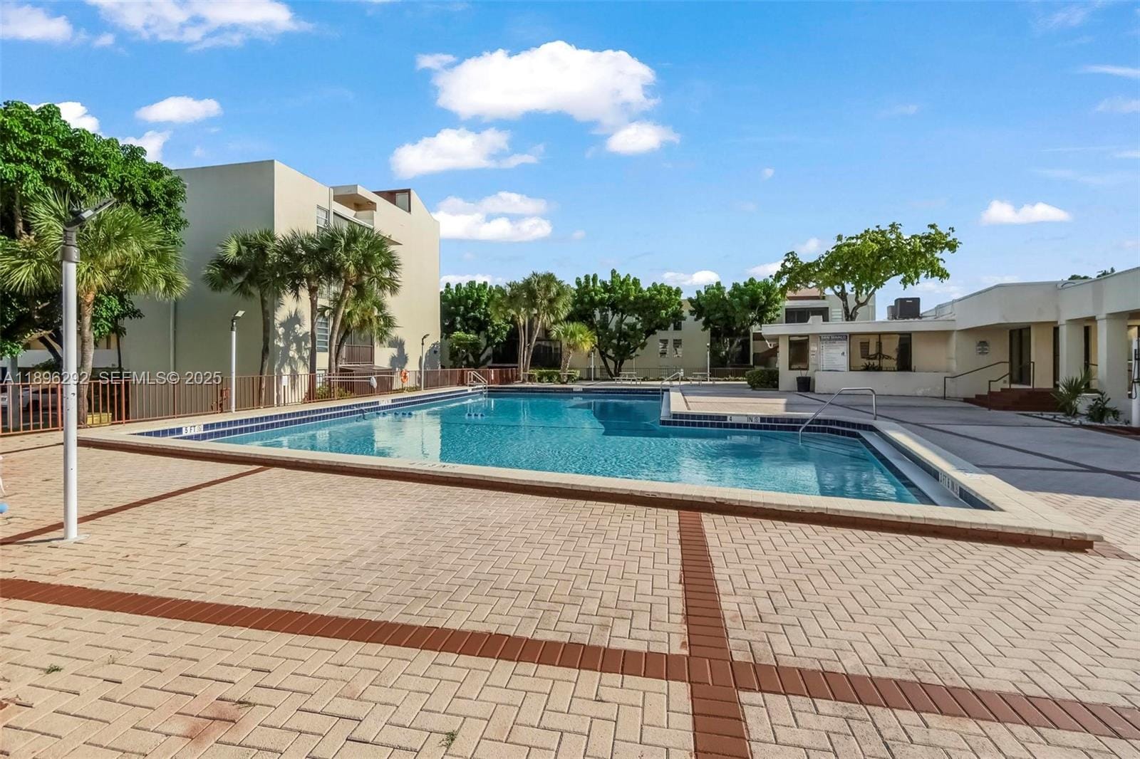8860 Fontainebleau Boulevard 304, Miami, FL 33172 photo 5