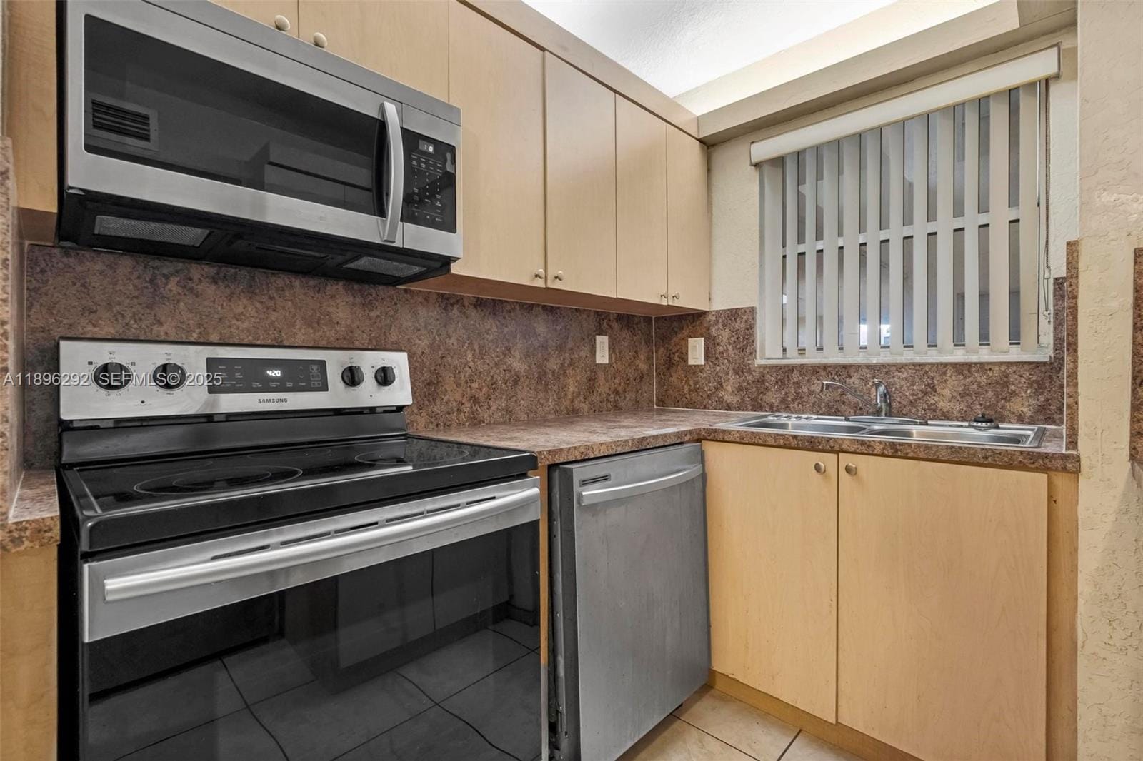 8860 Fontainebleau Boulevard 304, Miami, FL 33172 photo 10