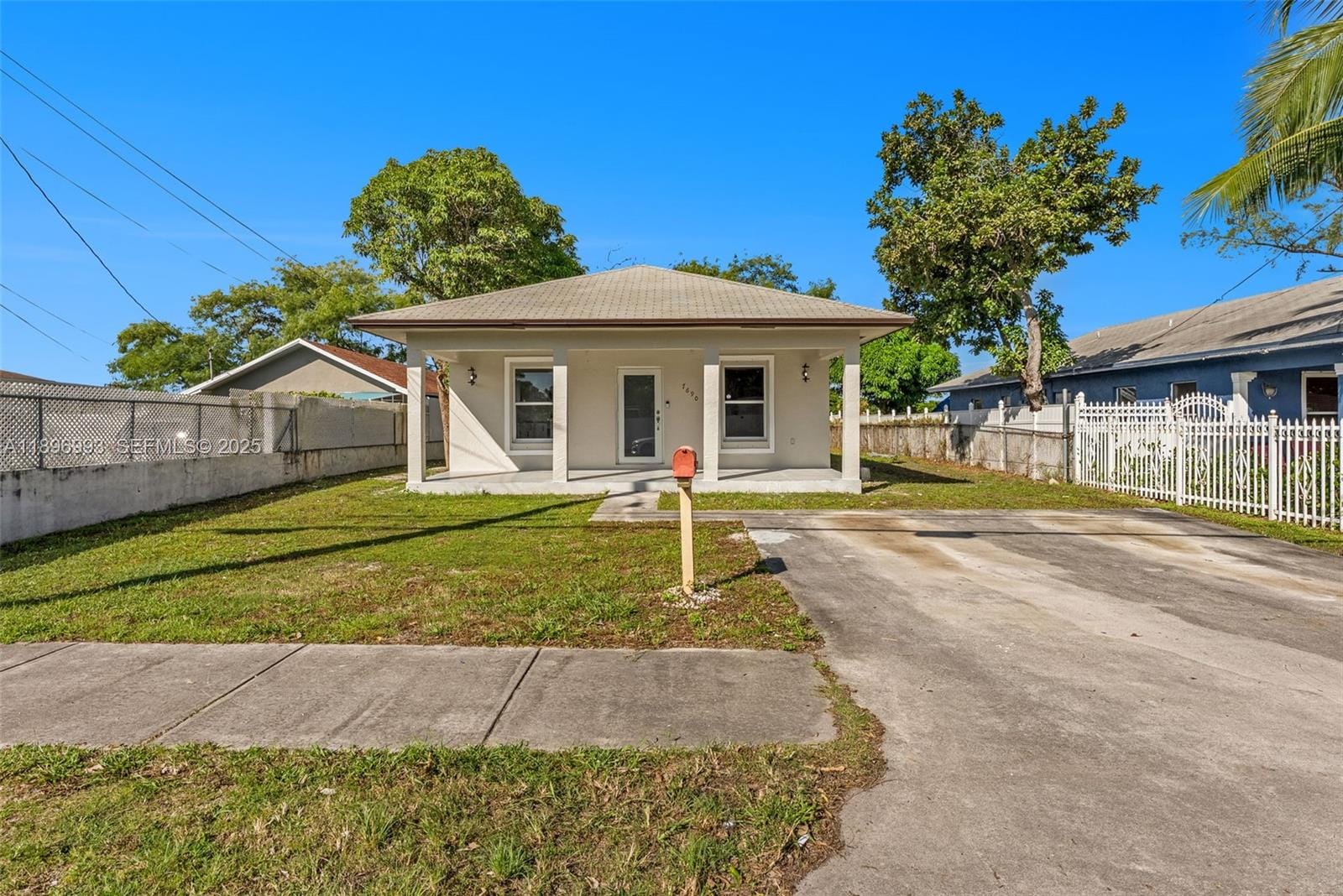 7690 NW 17th Place, Miami, FL 33147 photo 2