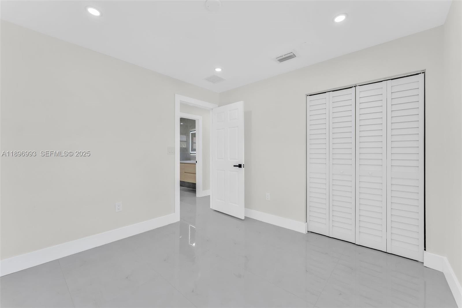 7690 NW 17th Place, Miami, FL 33147 photo 14