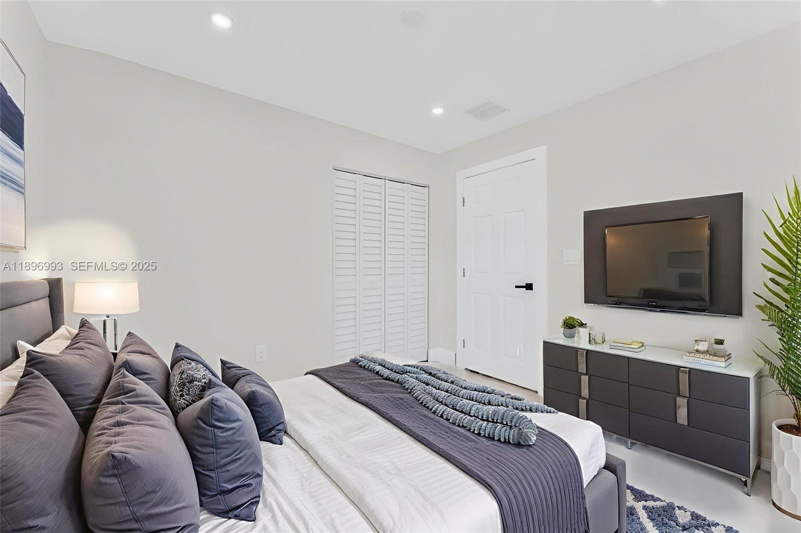 7690 NW 17th Place, Miami, FL 33147 photo 20