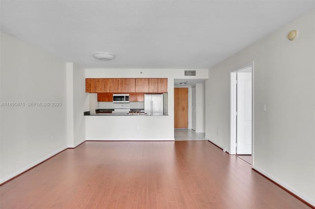 1200 Brickell Bay Drive 2821, Miami, FL 33131
