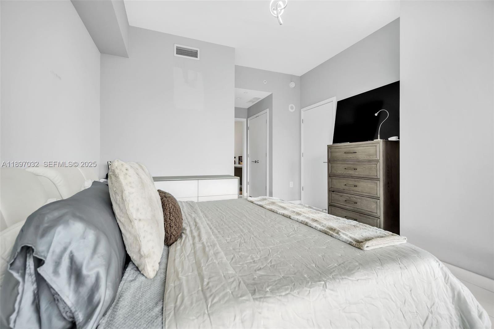 851 NE 1st Avenue 806, Miami, FL 33132 photo 20