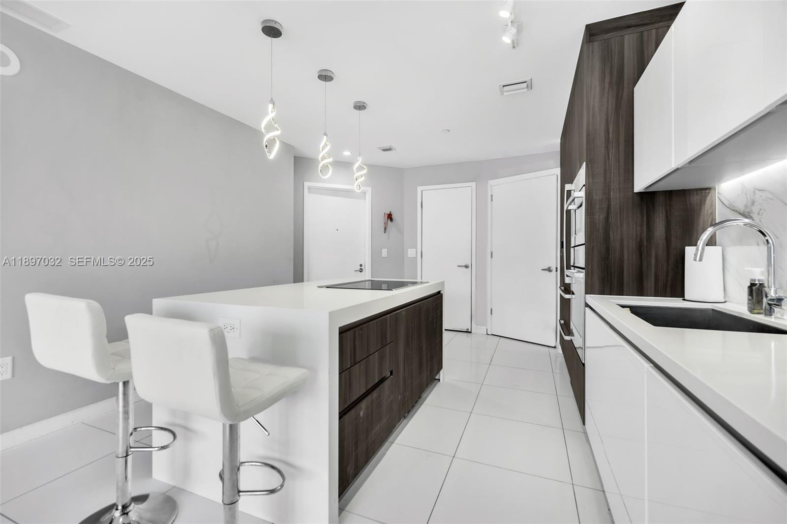 851 NE 1st Avenue 806 — photo 3