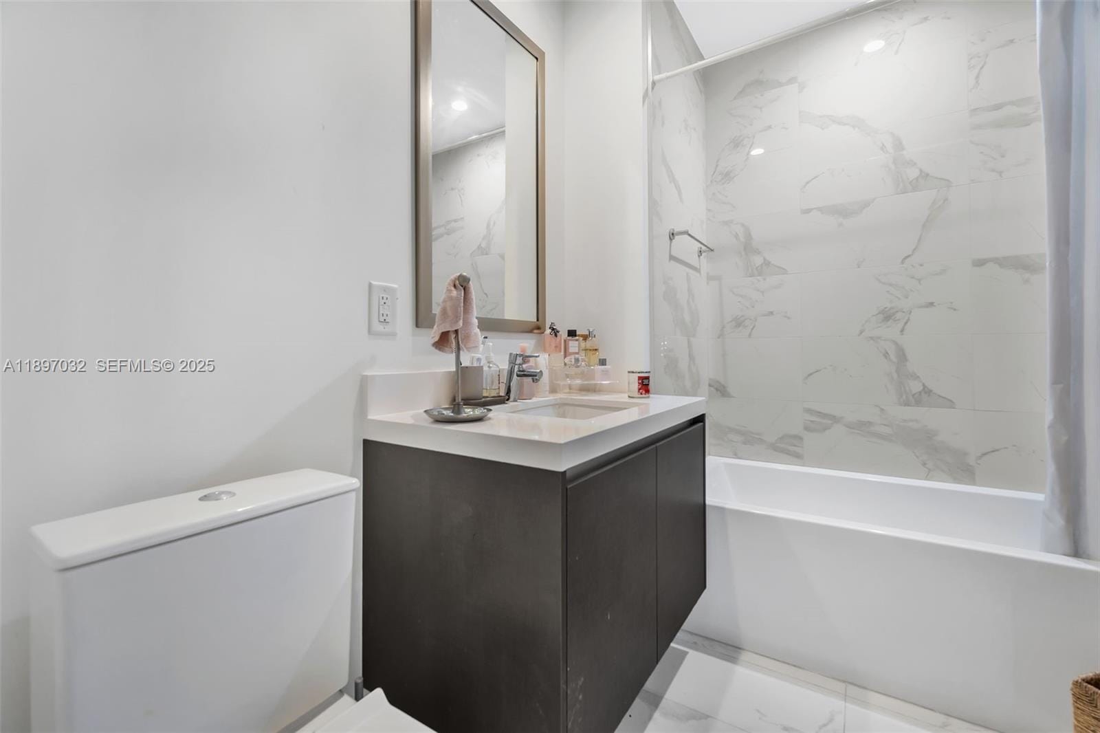 851 NE 1st Avenue 806, Miami, FL 33132 photo 23