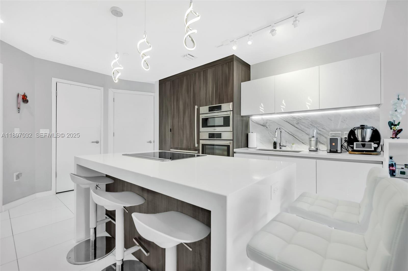 851 NE 1st Avenue 806, Miami, FL 33132, Miami