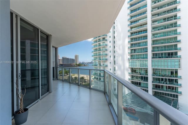 1300 Brickell Bay Drive 808, sold in Brickellhouse, Miami, FL