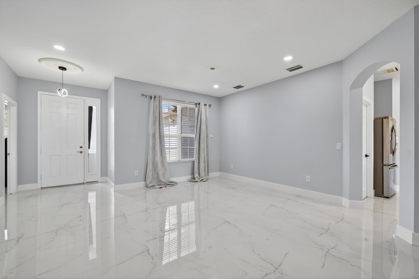 6233 NW Gisela Street — photo 4