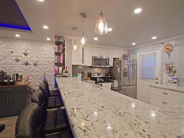 420 NE 12th Avenue 401, Meadowbrook Condo Apts Bl, Hallandale Beach, FL