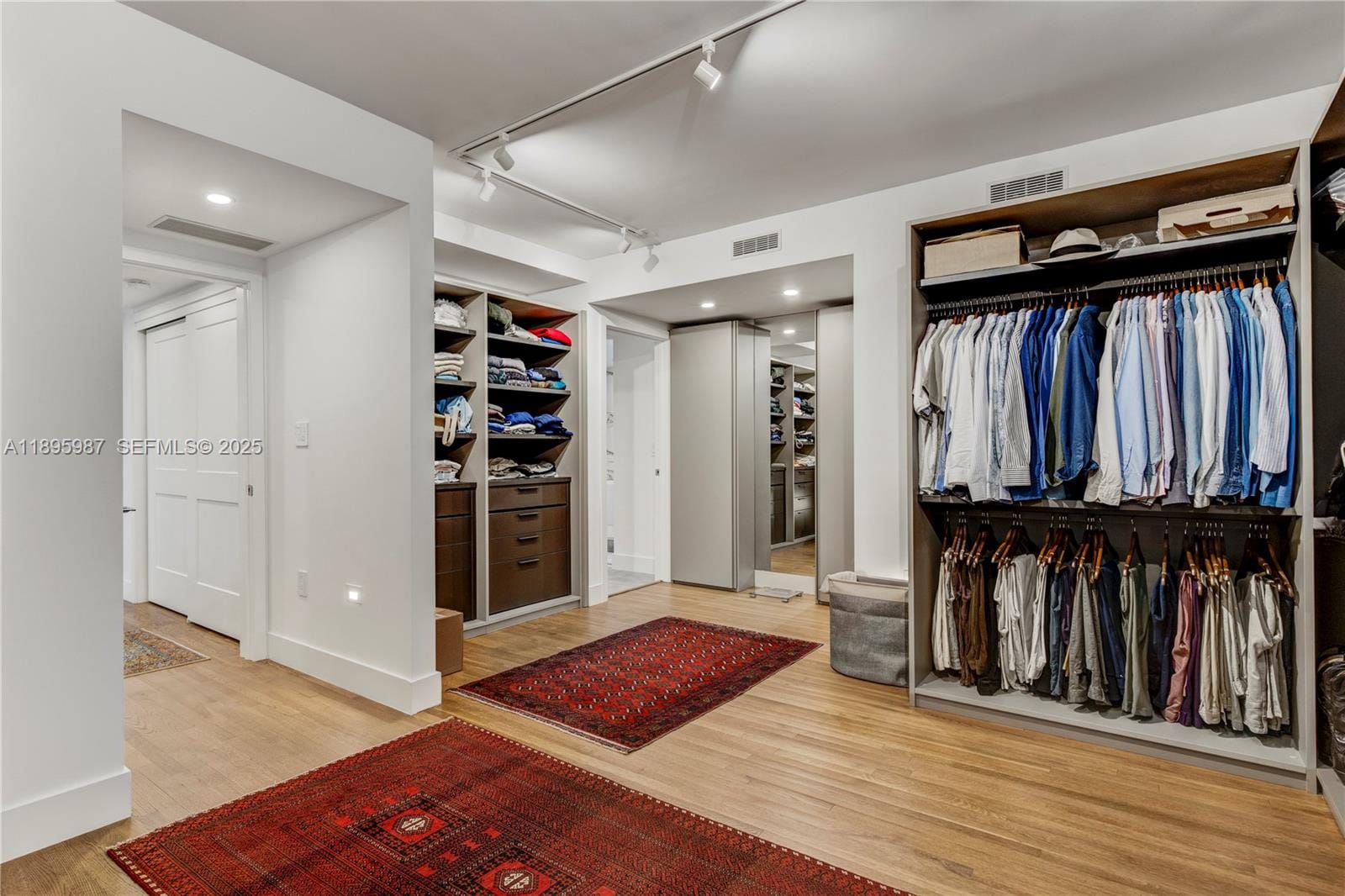5500 Collins Avenue 1104, Miami Beach, FL 33140 photo 23