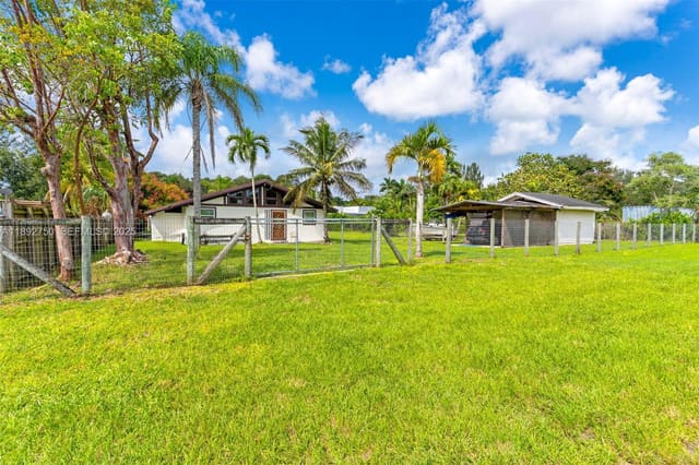 23060 SW 155th Avenue, Miami, FL 33170