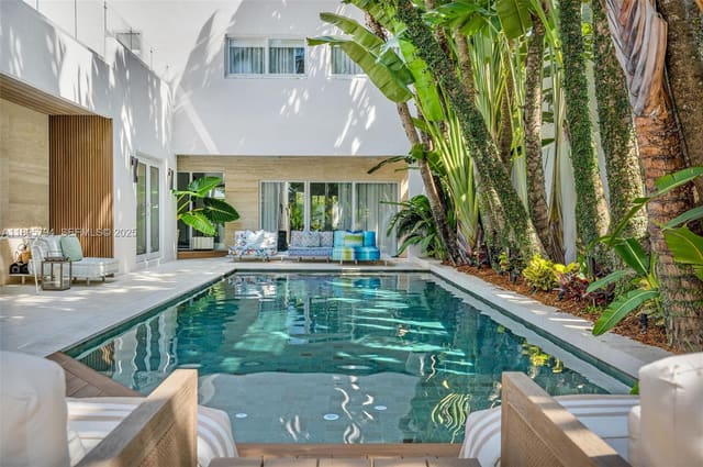 3330 Crystal Court, sold in Crystal Bluff, Miami, FL