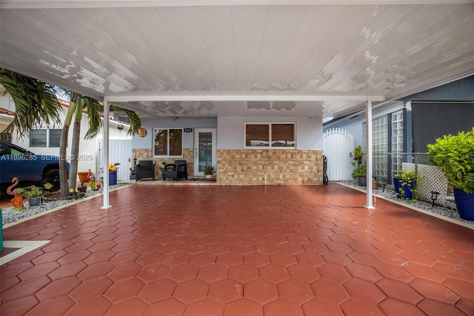 4191 W 10th Avenue, Hialeah, FL 33012 photo 2