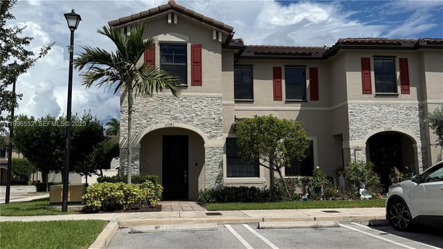 11381 SW 248th Lane, sold in Coco Palm Villas, Homestead, FL