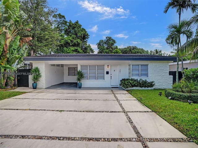 281 NE 112th Street, sold in Castilian Court, Miami, FL
