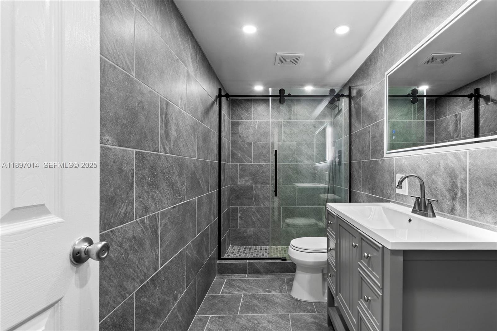 401 Golden Isles Drive 304 — photo 11