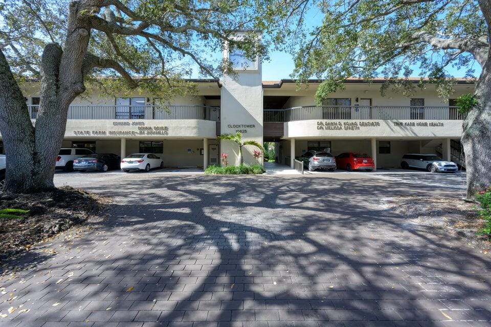 10625 N Military Trail 204, Palm Beach Gardens, FL 33410