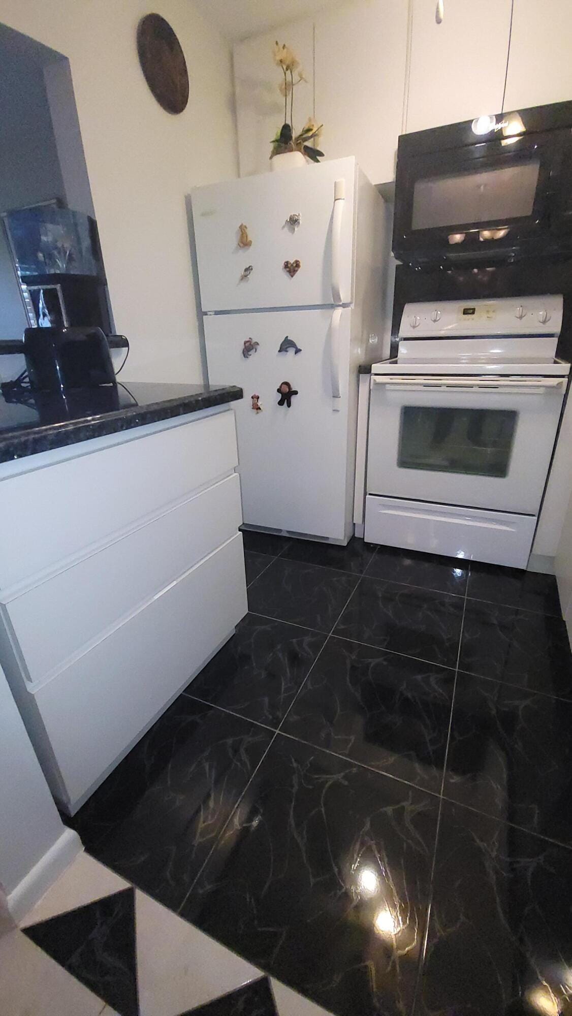 402 Windsor R — photo 11