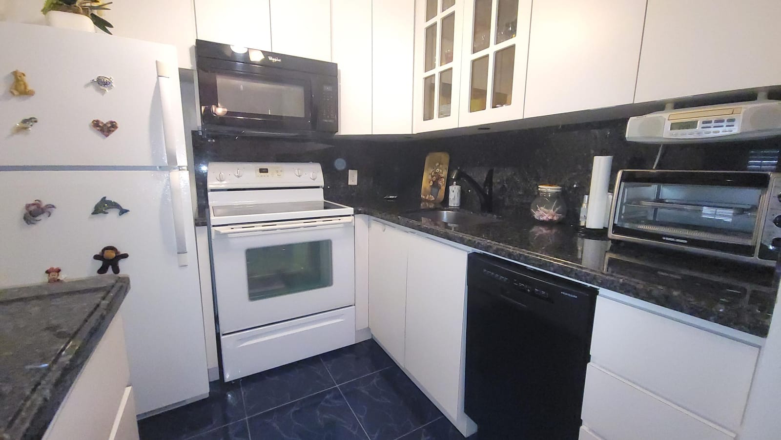 402 Windsor R — photo 9