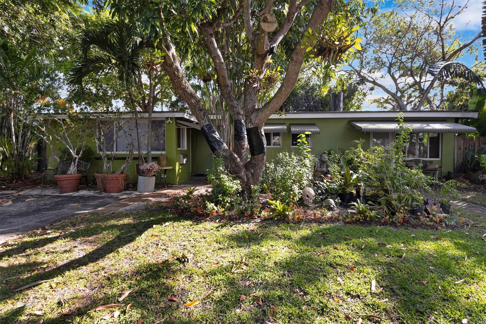 2020 NE 4th Avenue, Wilton Manors, FL 33305 photo 2