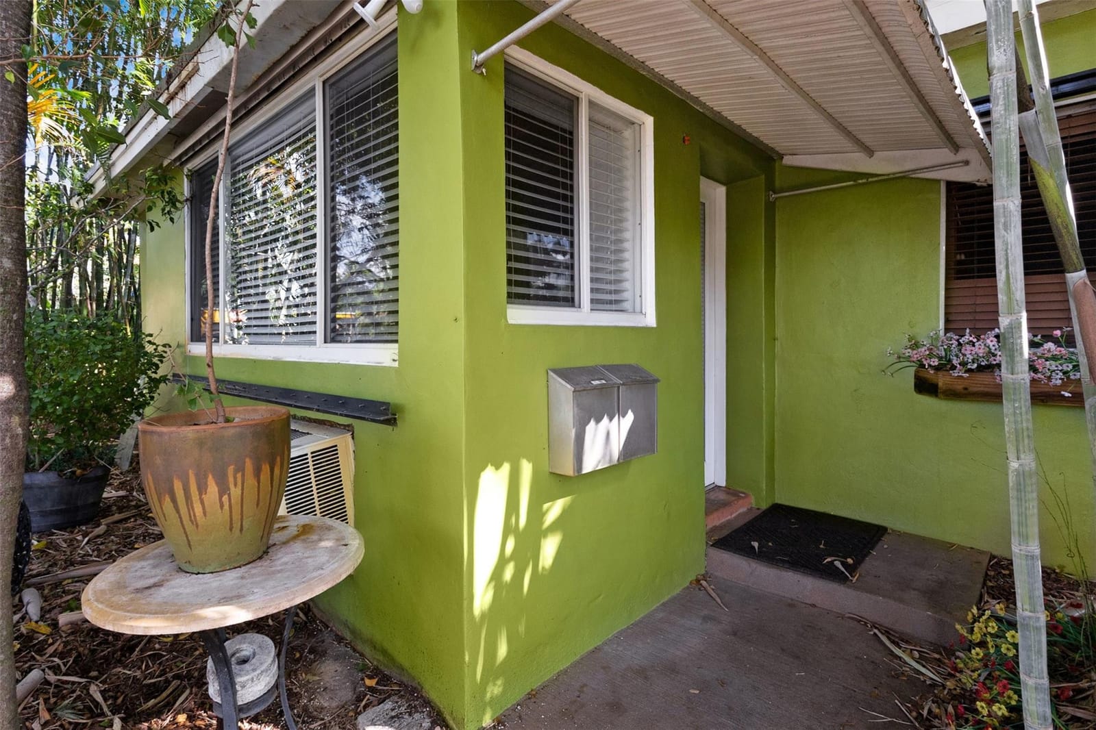 2020 NE 4th Avenue, Wilton Manors, FL 33305 photo 3