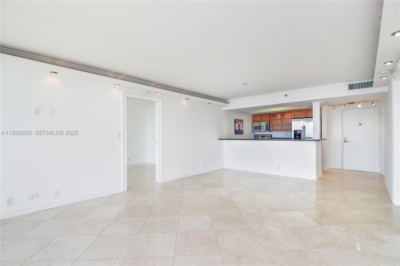 7601 E Treasure Drive 1219, North Bay Village, FL 33141 photo 6