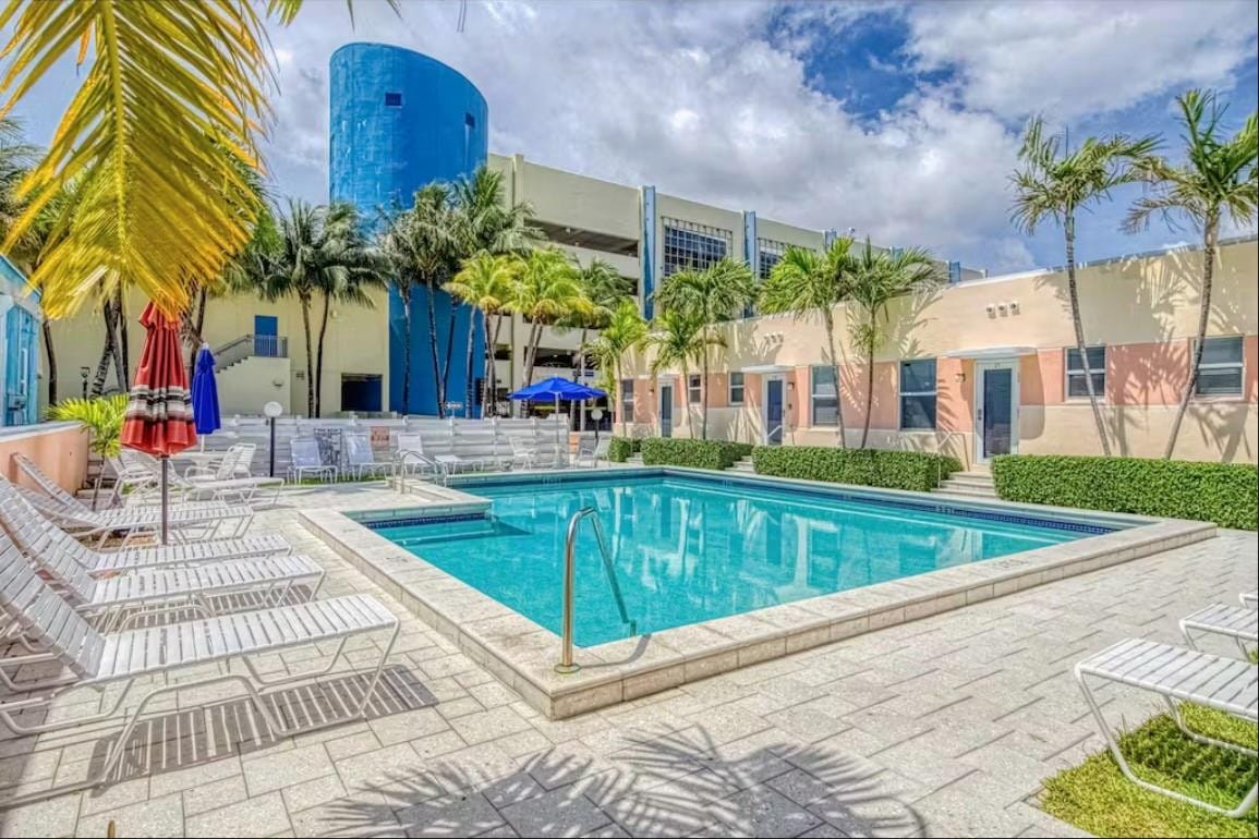 327 Connecticut Street 21, Hollywood, FL 33019