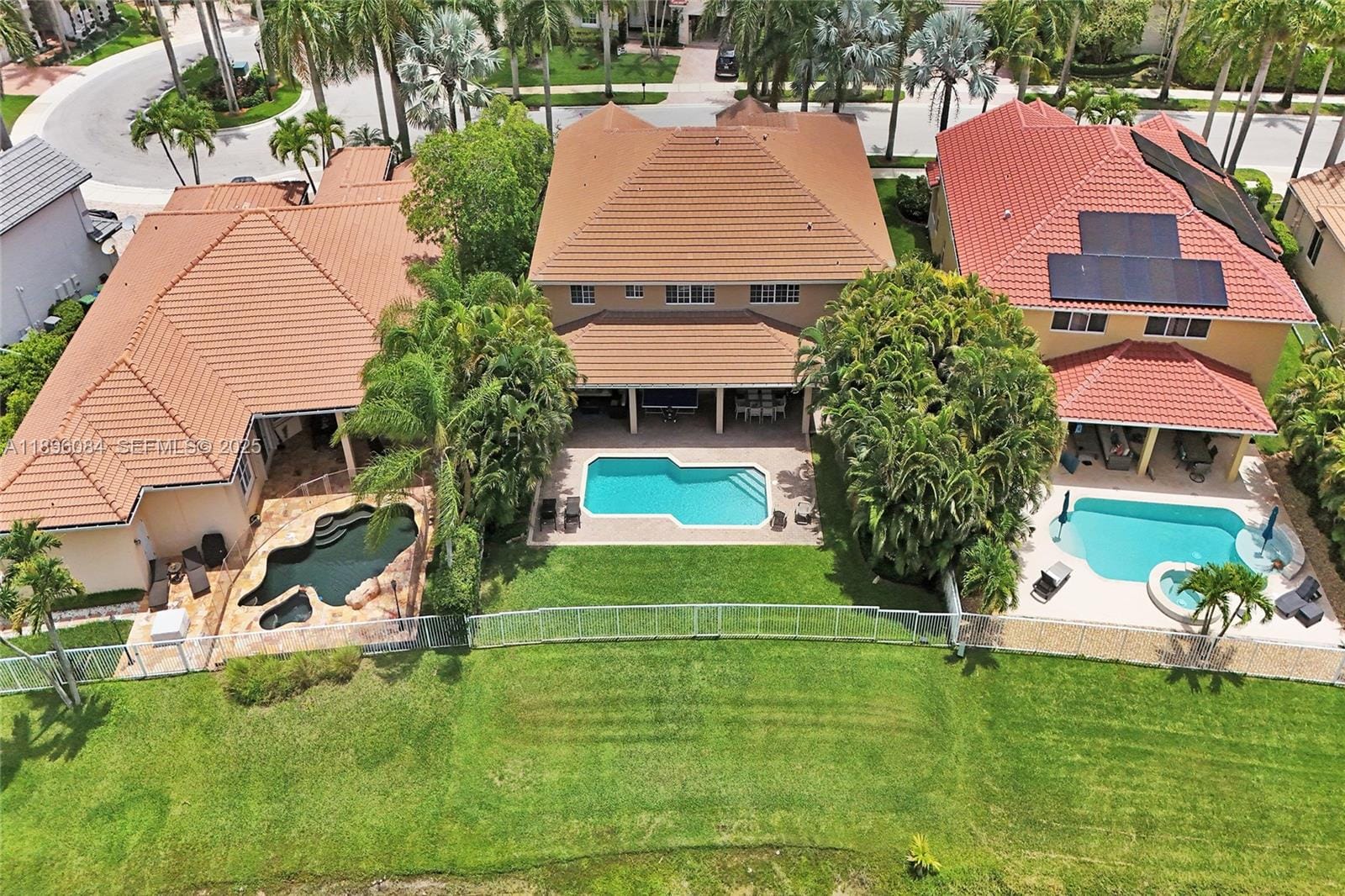 2509 Hunters Run Way — photo 2