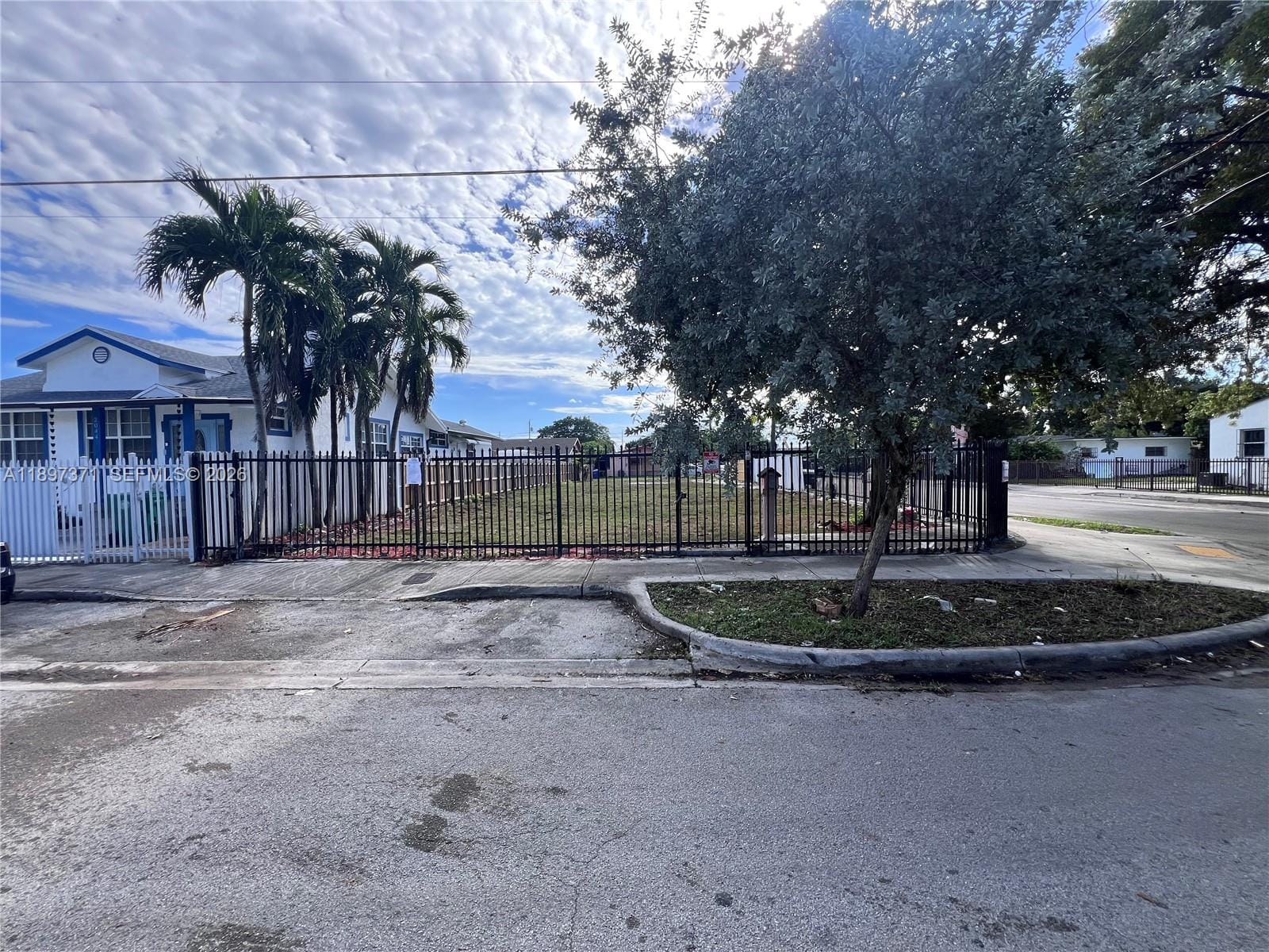 2052 NW 27th Street — photo 7