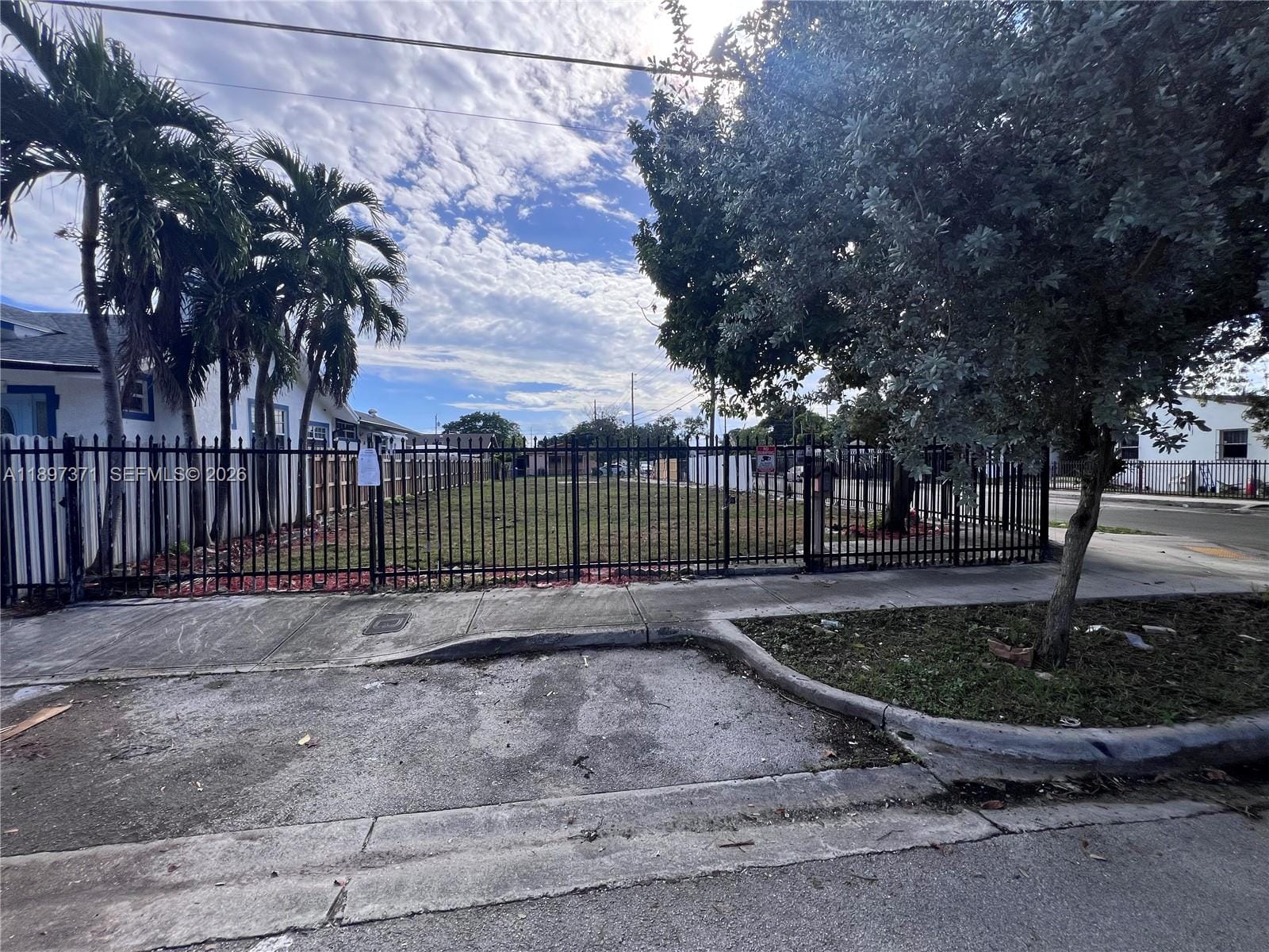 2052 NW 27th Street — photo 8