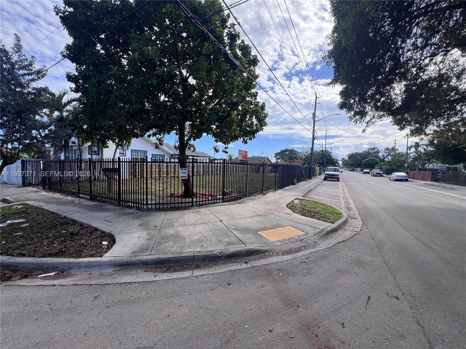 2052 NW 27th Street — photo 9