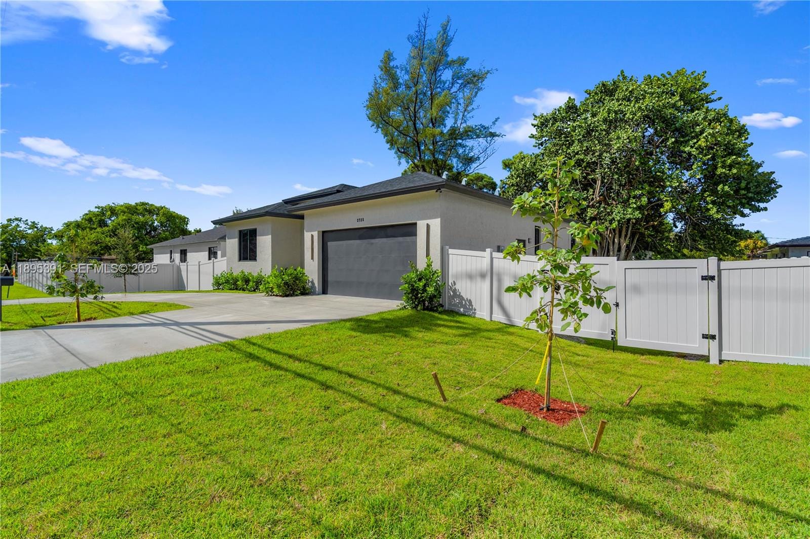 2725 NW 21st Avenue — photo 3