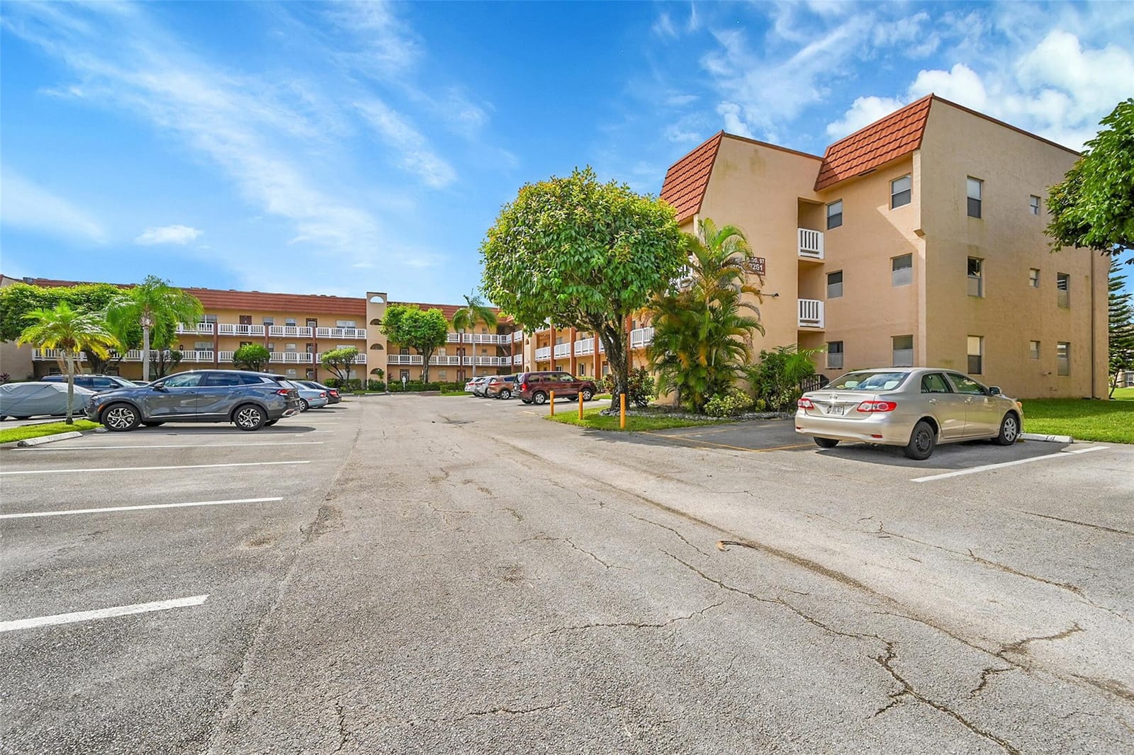 9261 Sunrise Lakes Boulevard 112, Sunrise, FL 33322 photo 14