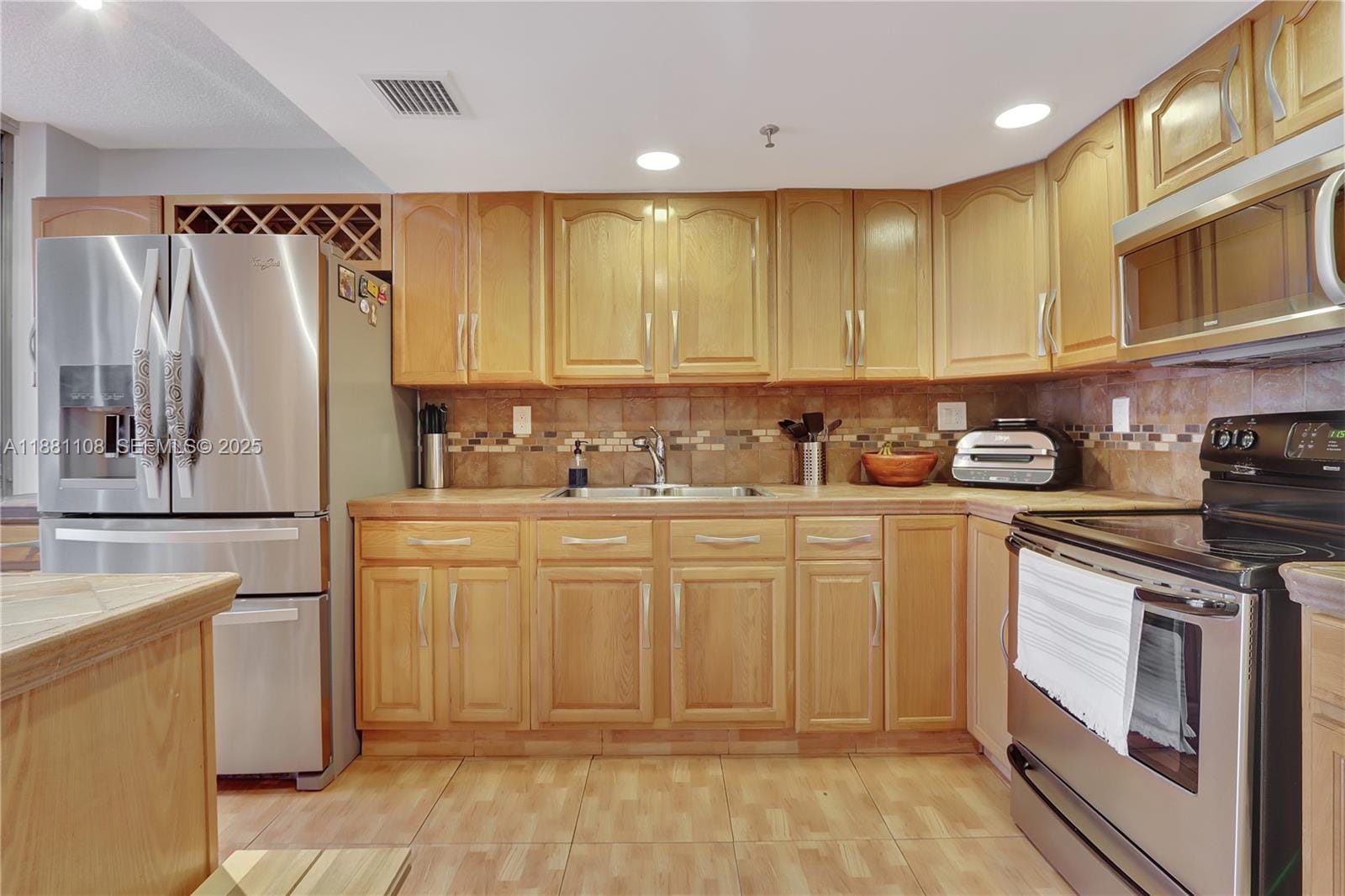 17890 W Dixie Highway 314 — photo 3