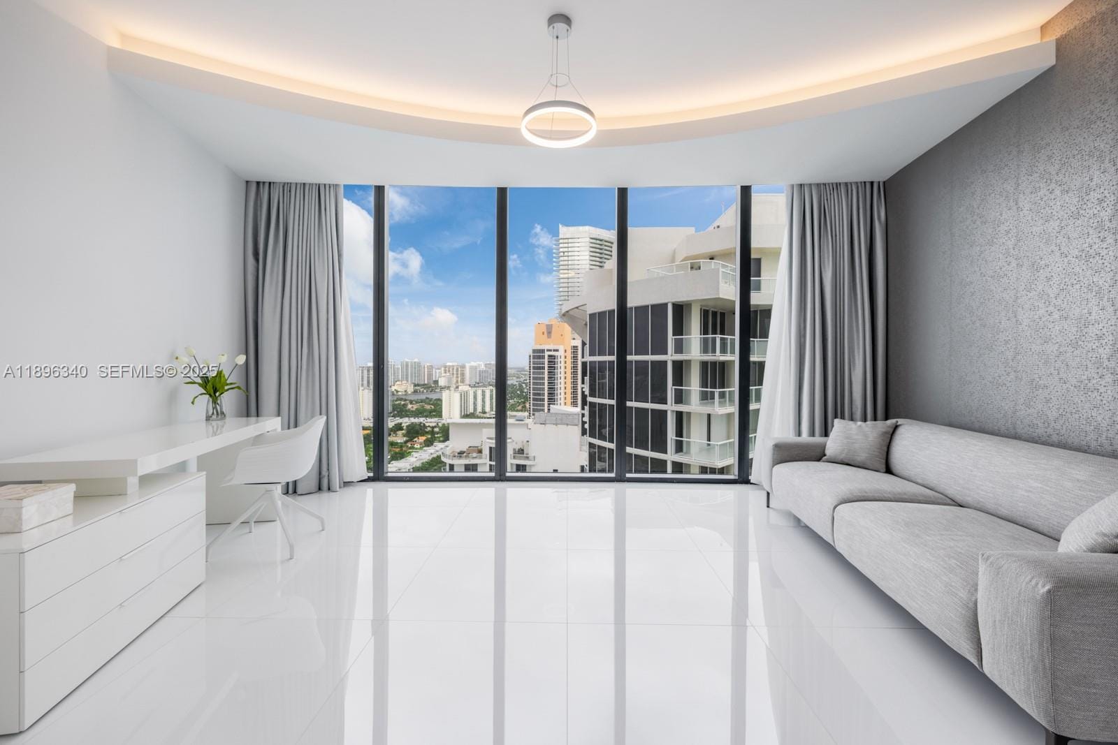 18555 Collins Avenue 2805, Sunny Isles Beach, FL 33160 photo 17